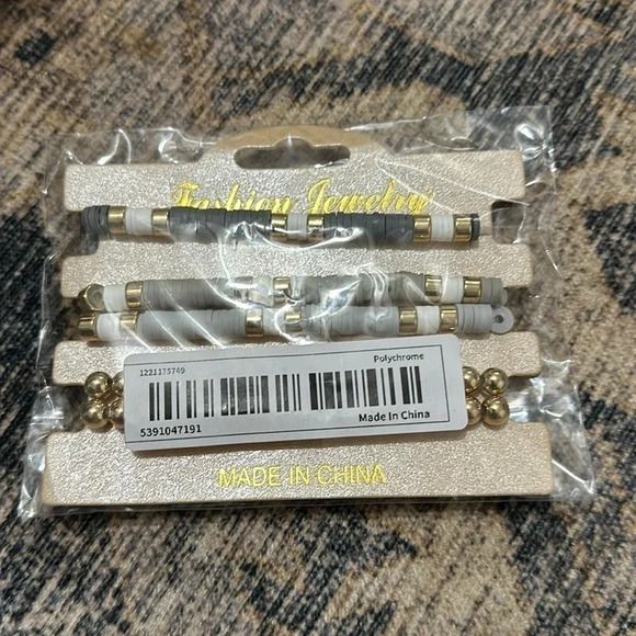🌺 BEACHY 7 Piece Gray And Gold Stretch Bracelets‎ 🌺 - Picture 4 of 4